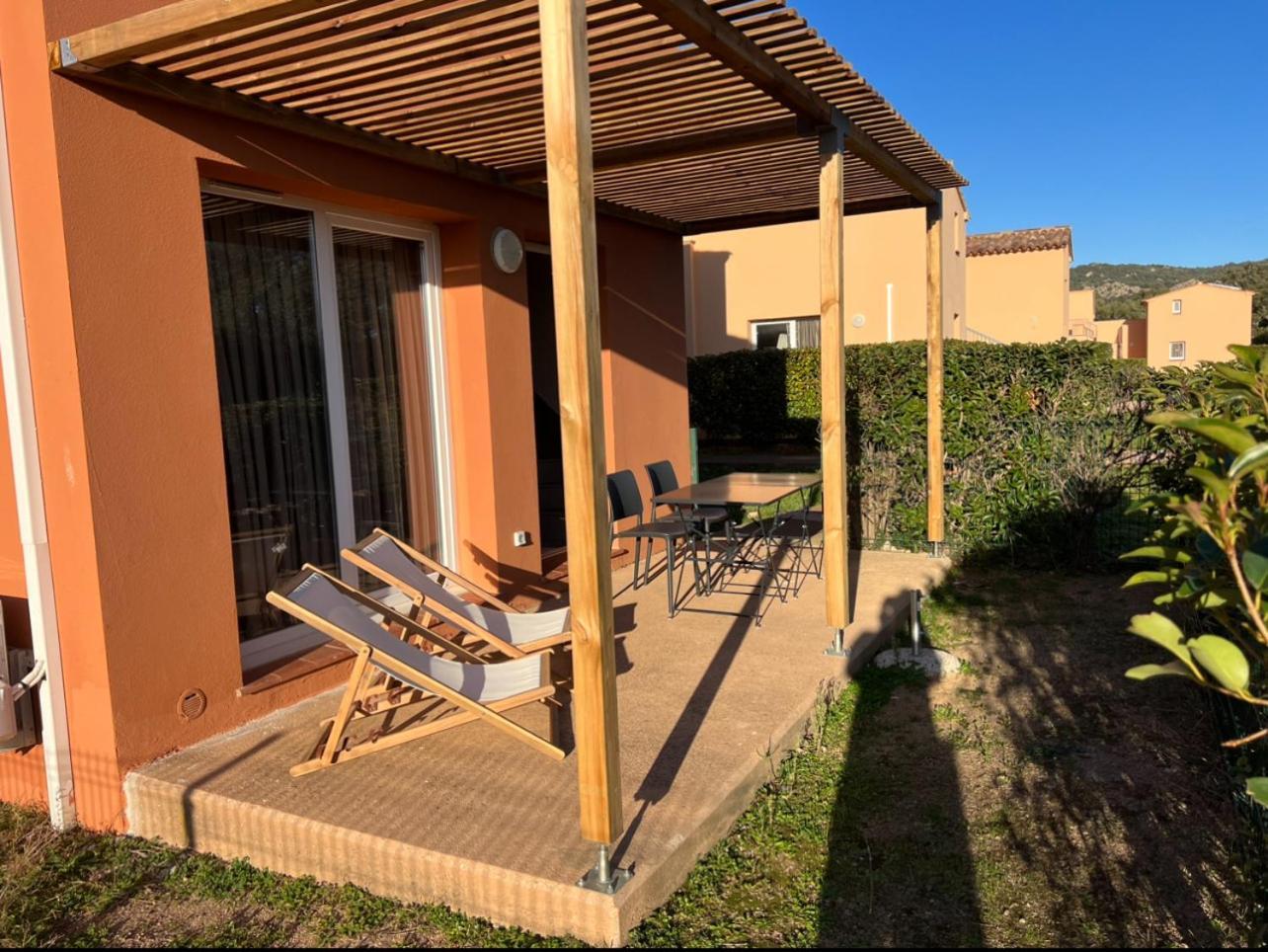 Residence Hoteliere Les Hameaux De Saint Cyprien Appartement 2 Chambres Lecci Exterior foto