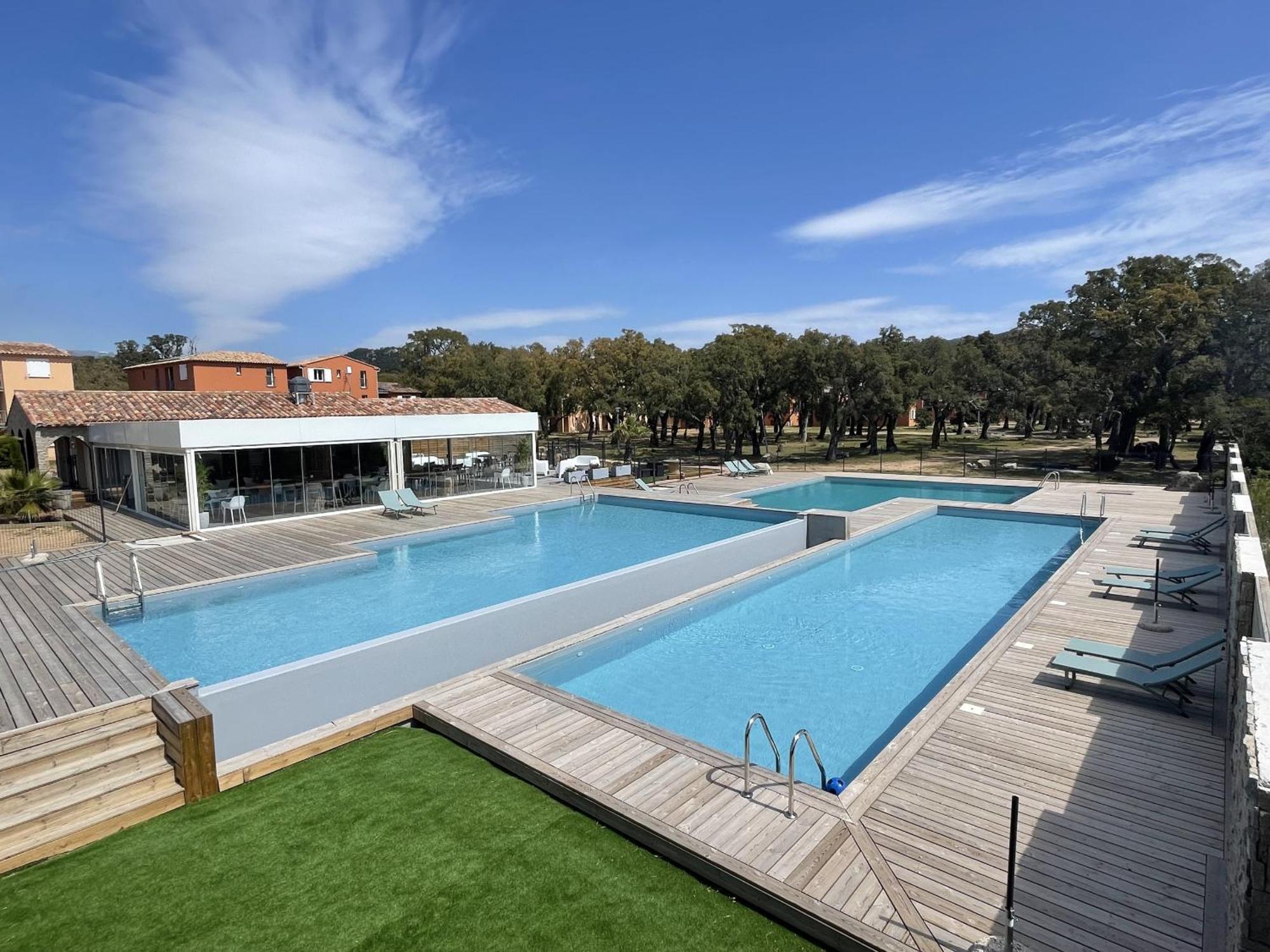 Residence Hoteliere Les Hameaux De Saint Cyprien Appartement 2 Chambres Lecci Exterior foto